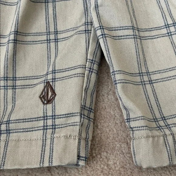 Volcom boy shorts - Picture 4 of 7